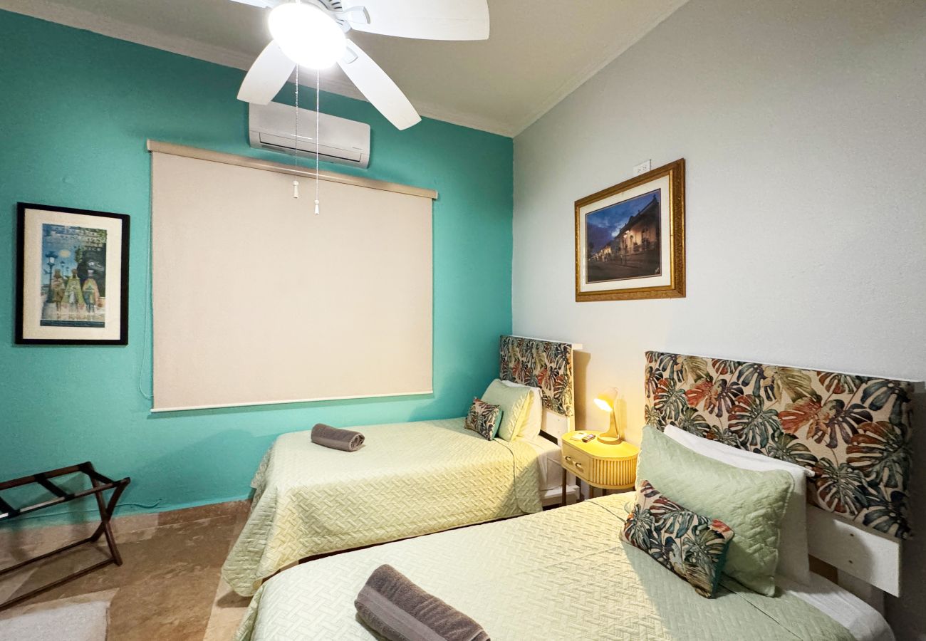 Apartamento en San Juan - Condado Group Stay | Large 4-BR Near Everything