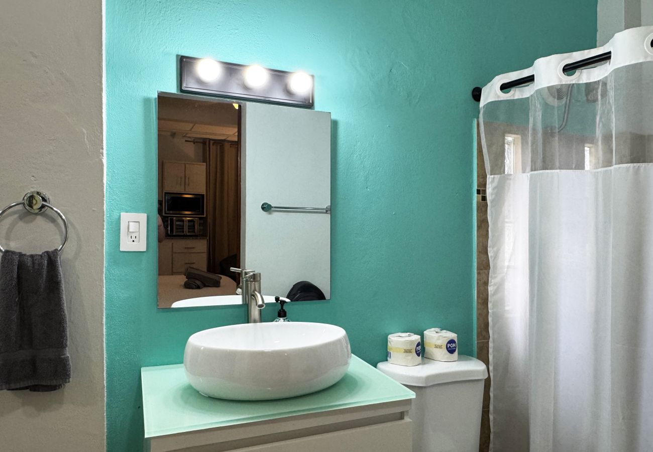 Apartamento en San Juan - Condado Group Stay | Large 4-BR Near Everything