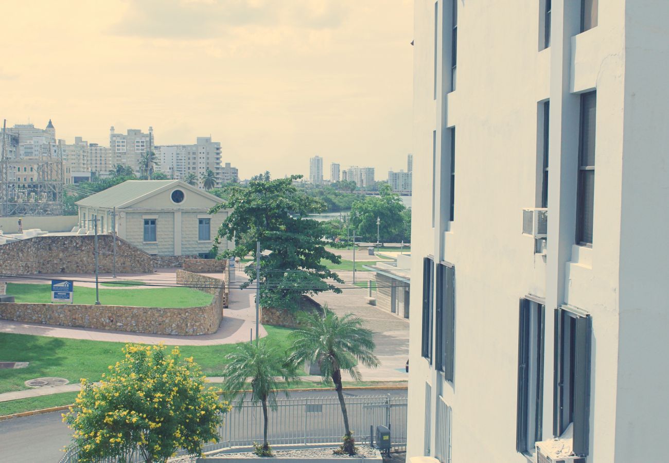 Apartamento en San Juan - Condado Beach & Rooftop Garden for large groups