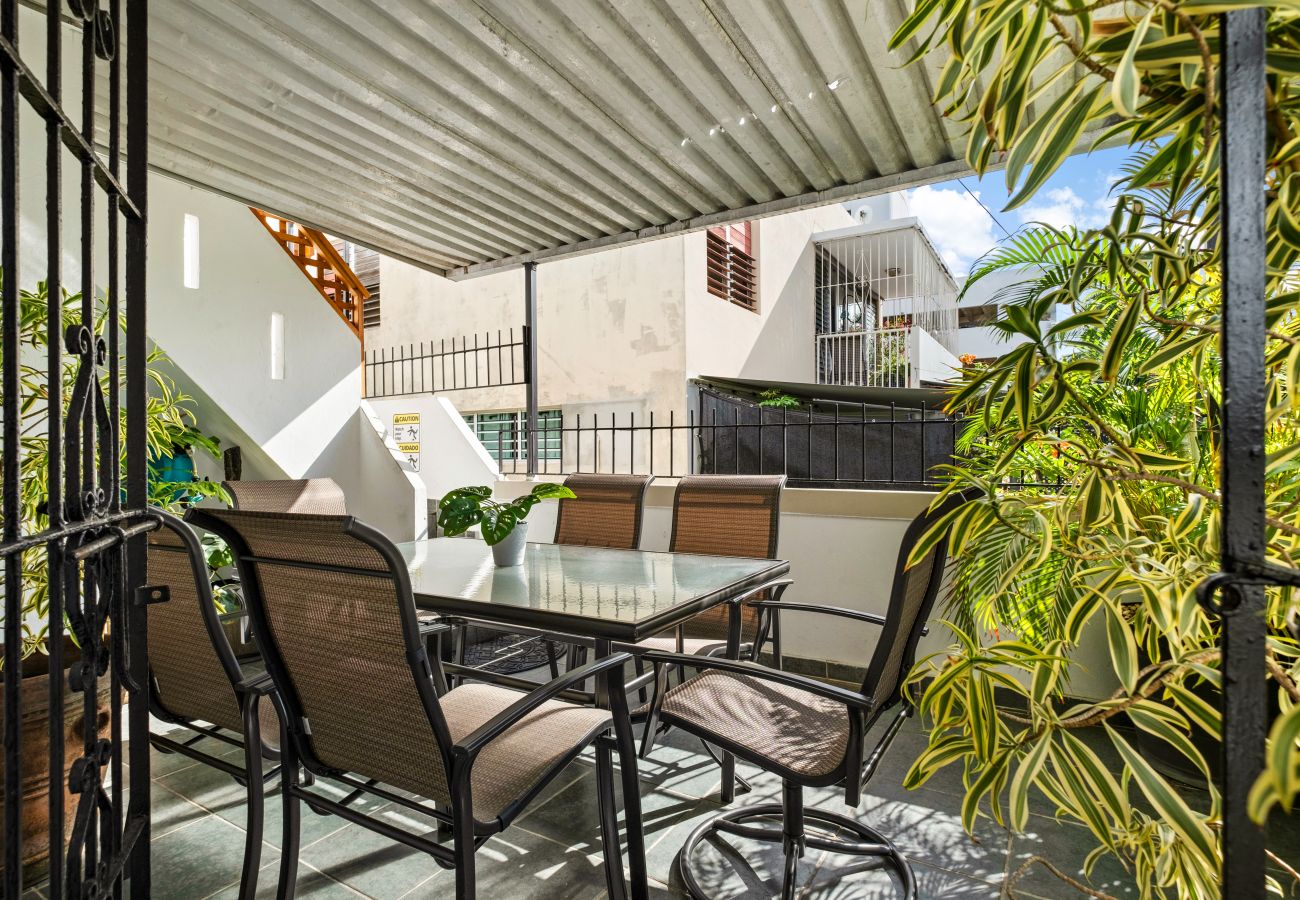 Apartamento en San Juan - Condado Beach & Rooftop Garden for large groups