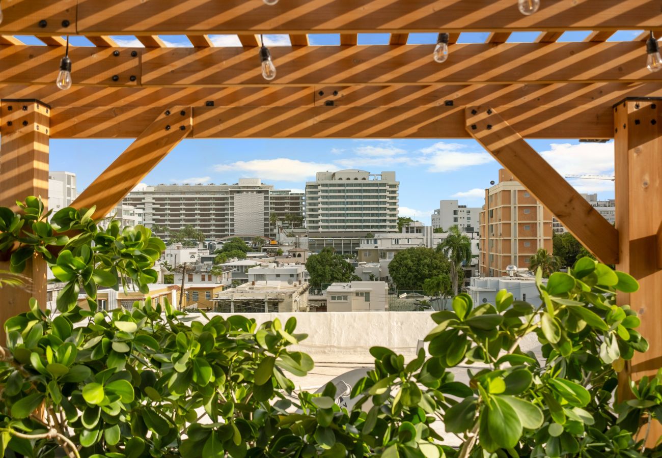 Apartamento en San Juan - Condado Beach & Rooftop Garden for large groups