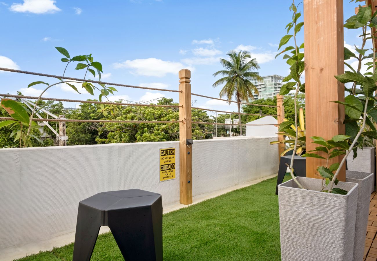 Apartamento en San Juan - Condado Beach & Rooftop Garden for large groups