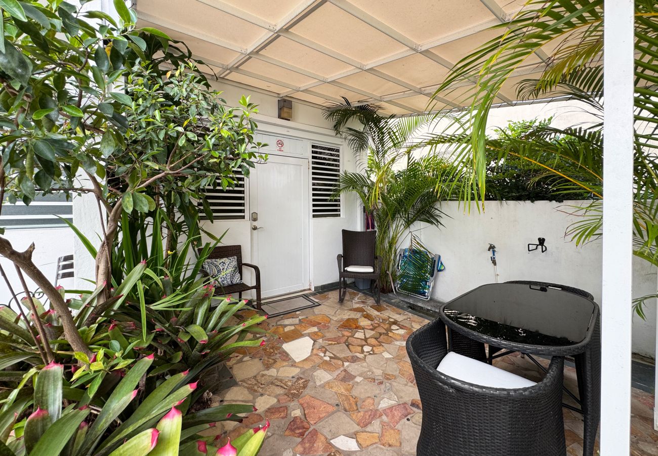 Estudio en San Juan - Updated Condado Queen Studio | Near Beach & Dining