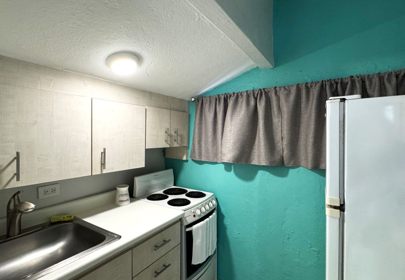 Apartamento en San Juan - Couples Condado Stay | 1BR Near Dining & Beach 