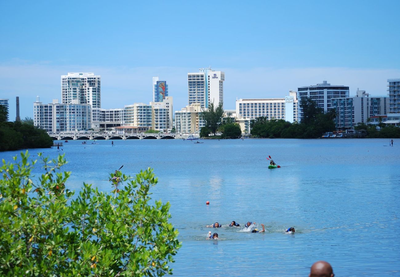 Apartamento en San Juan - Spacious 2BR Apt Near Condado Beach & Lagoon