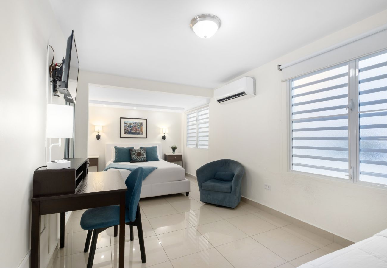 Apartamento en San Juan - Spacious 2BR Apt Near Condado Beach & Lagoon