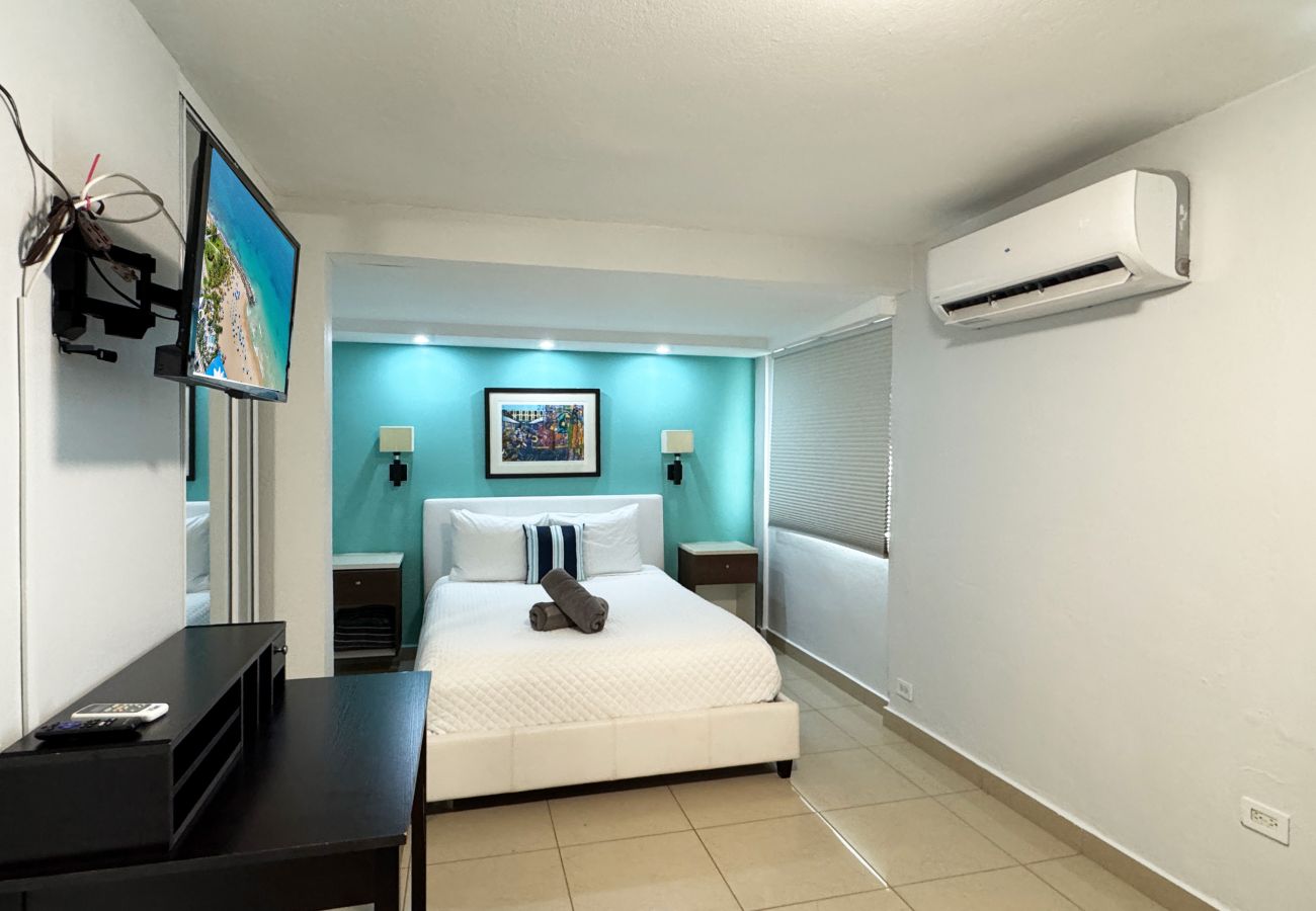 Apartamento en San Juan - Spacious 2BR/1BA in Condado Near Beach & Hotspots