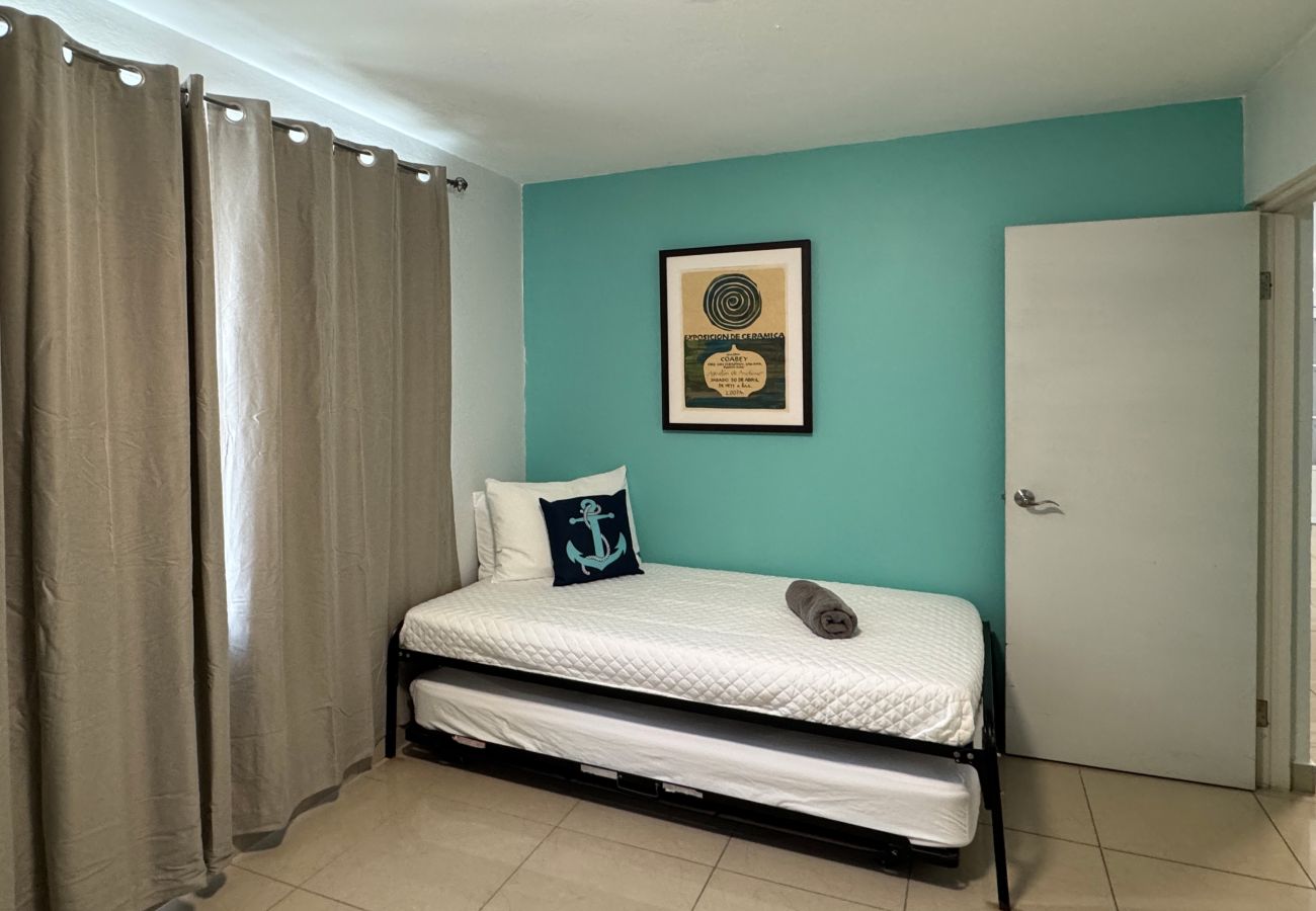Apartamento en San Juan - Spacious 2BR/1BA in Condado Near Beach & Hotspots