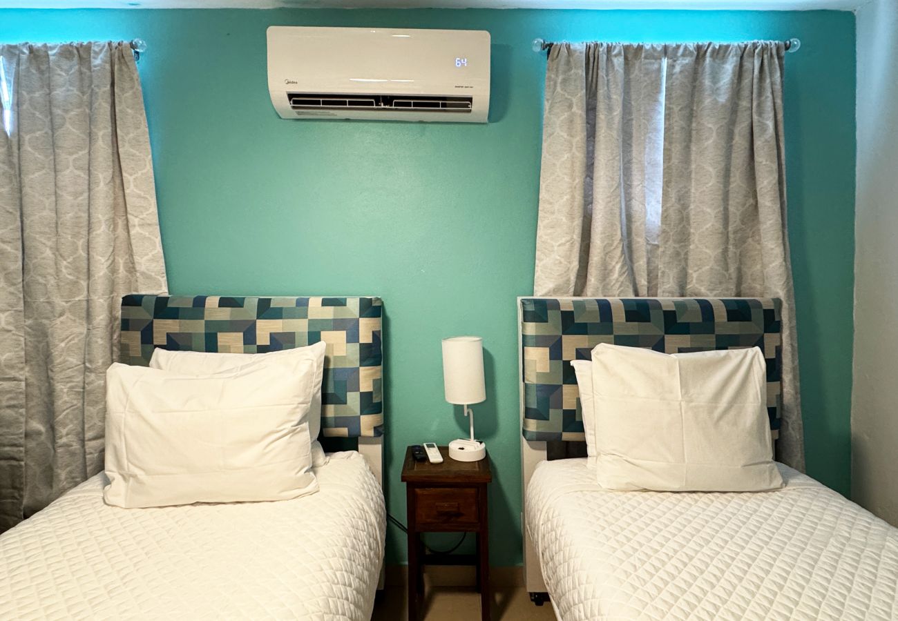 Apartamento en San Juan - Spacious 2BR/1BA in Condado Near Beach & Hotspots