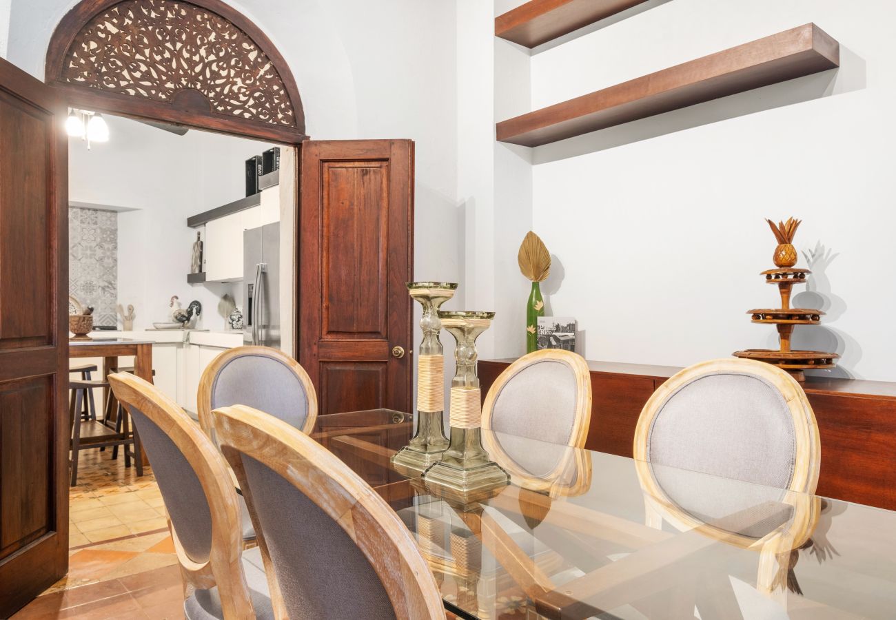 Casa en San Juan - Tizol Historic Building: 8BR in Old San Juan