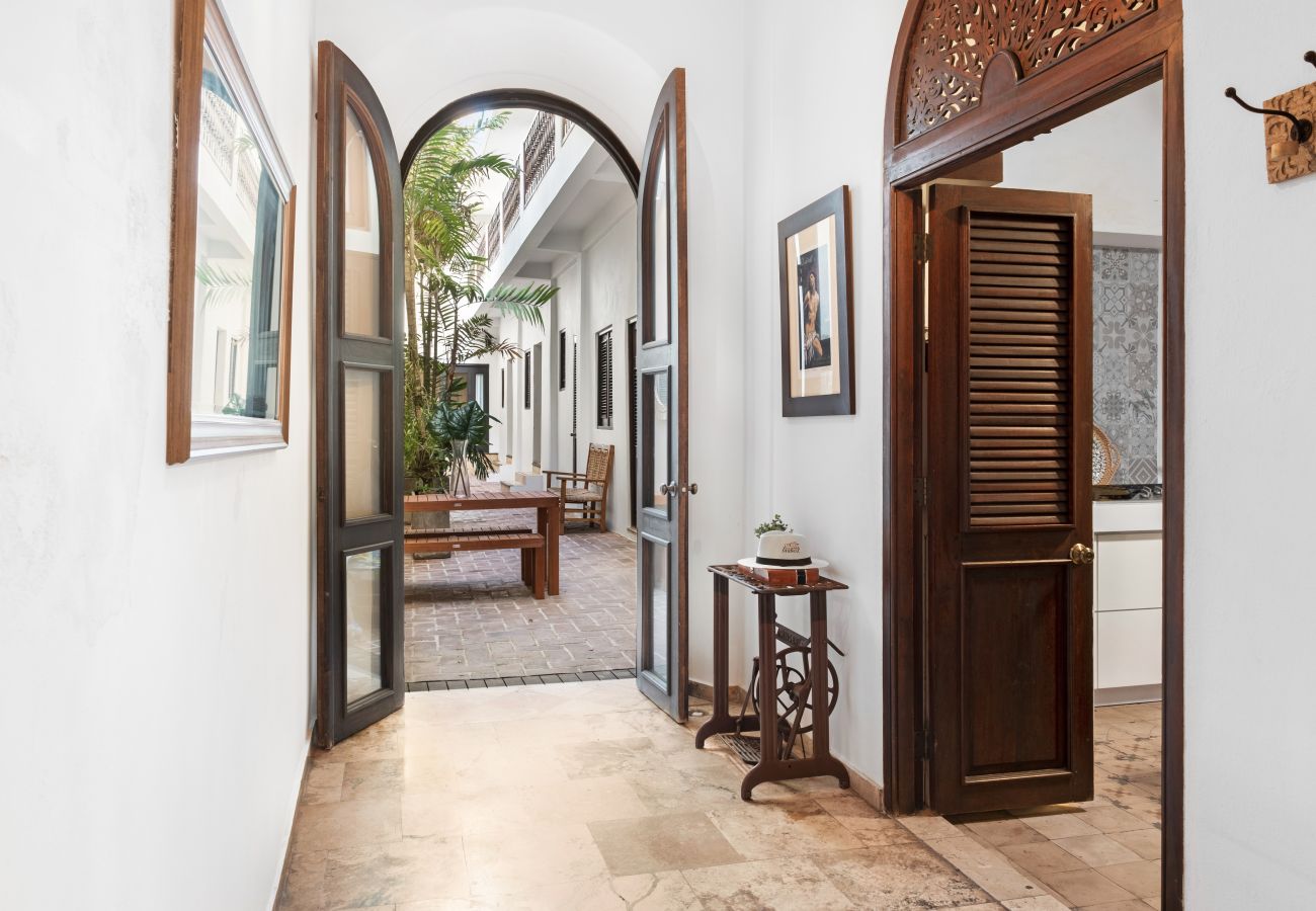 Casa en San Juan - Tizol Historic Building: 8BR in Old San Juan