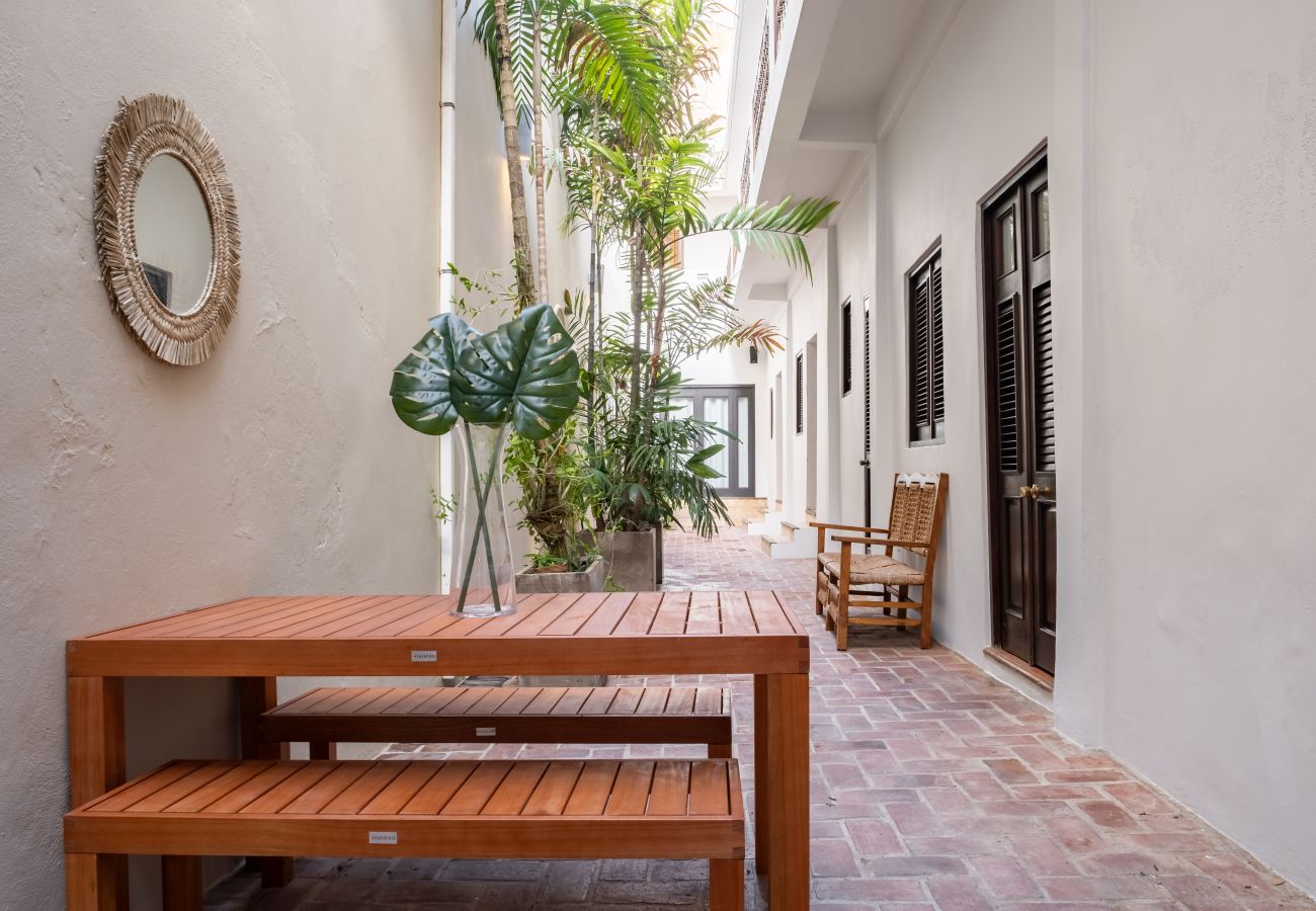 Casa en San Juan - Tizol Historic Building: 8BR in Old San Juan