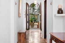 Casa en San Juan - Tizol Historic Building: 8BR in Old San...