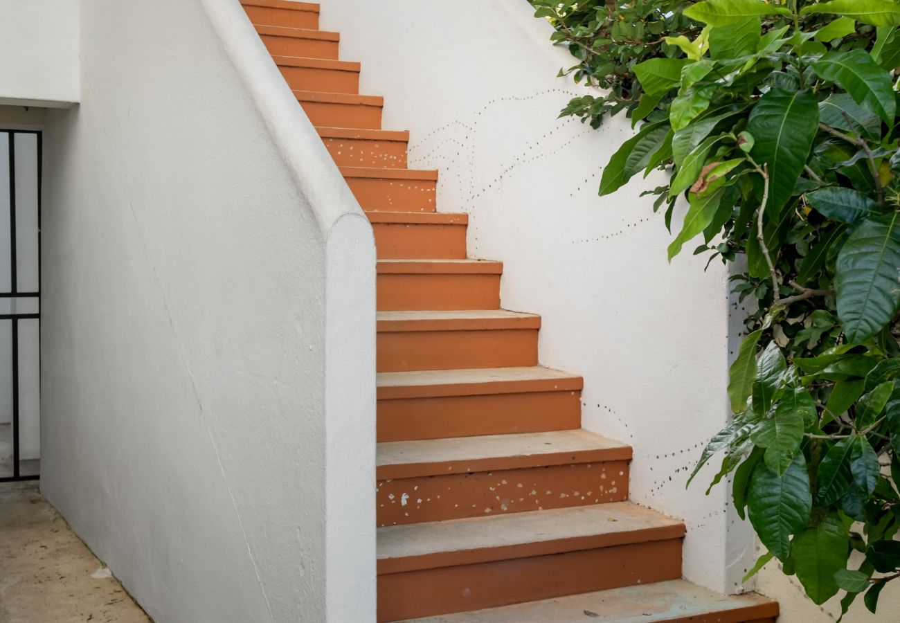 Apartamento en Santurce - Breezy beach apt, steps to the sand! Full AC too