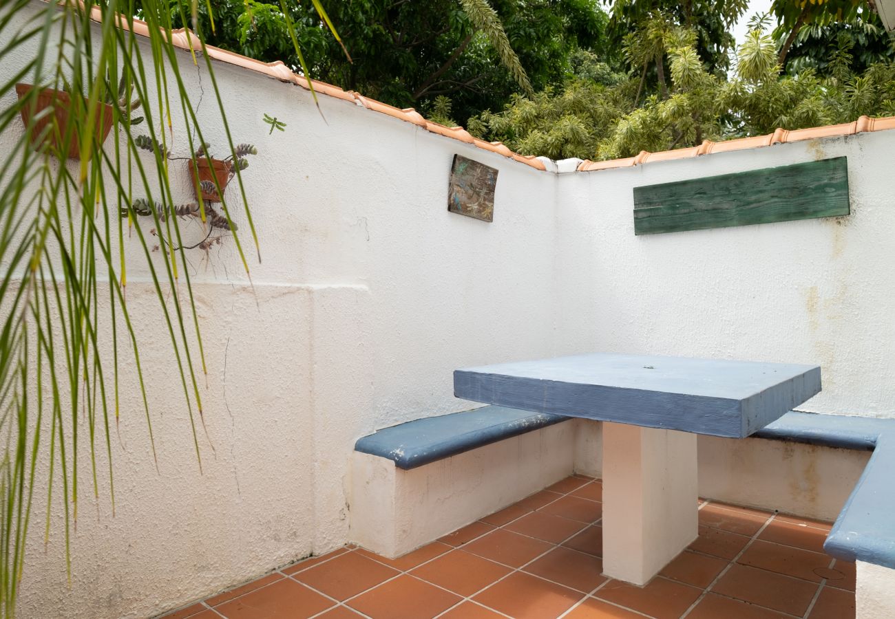 Apartamento en Santurce - Spacious & Bright 2bd Apt, steps to sand!