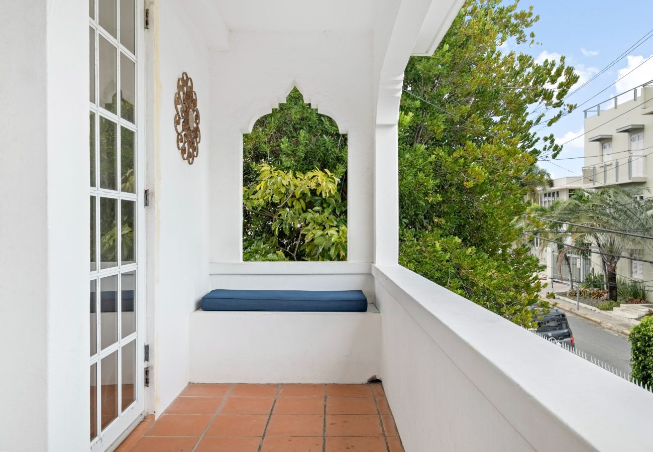 Casa en Santurce - Multi-unit beachside complex for up to 15 guests!