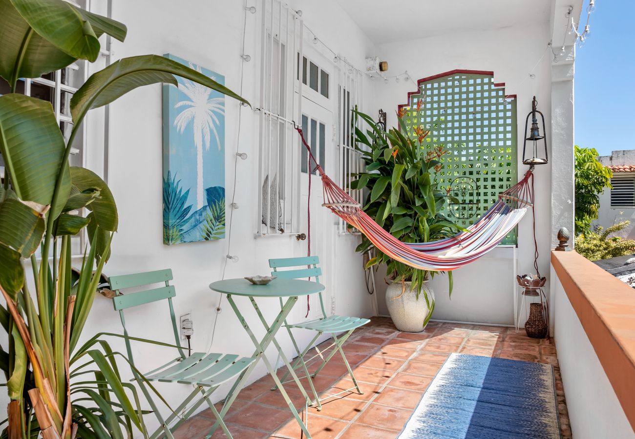 Casa en Santurce - Multi-unit beachside complex for up to 12 guests!