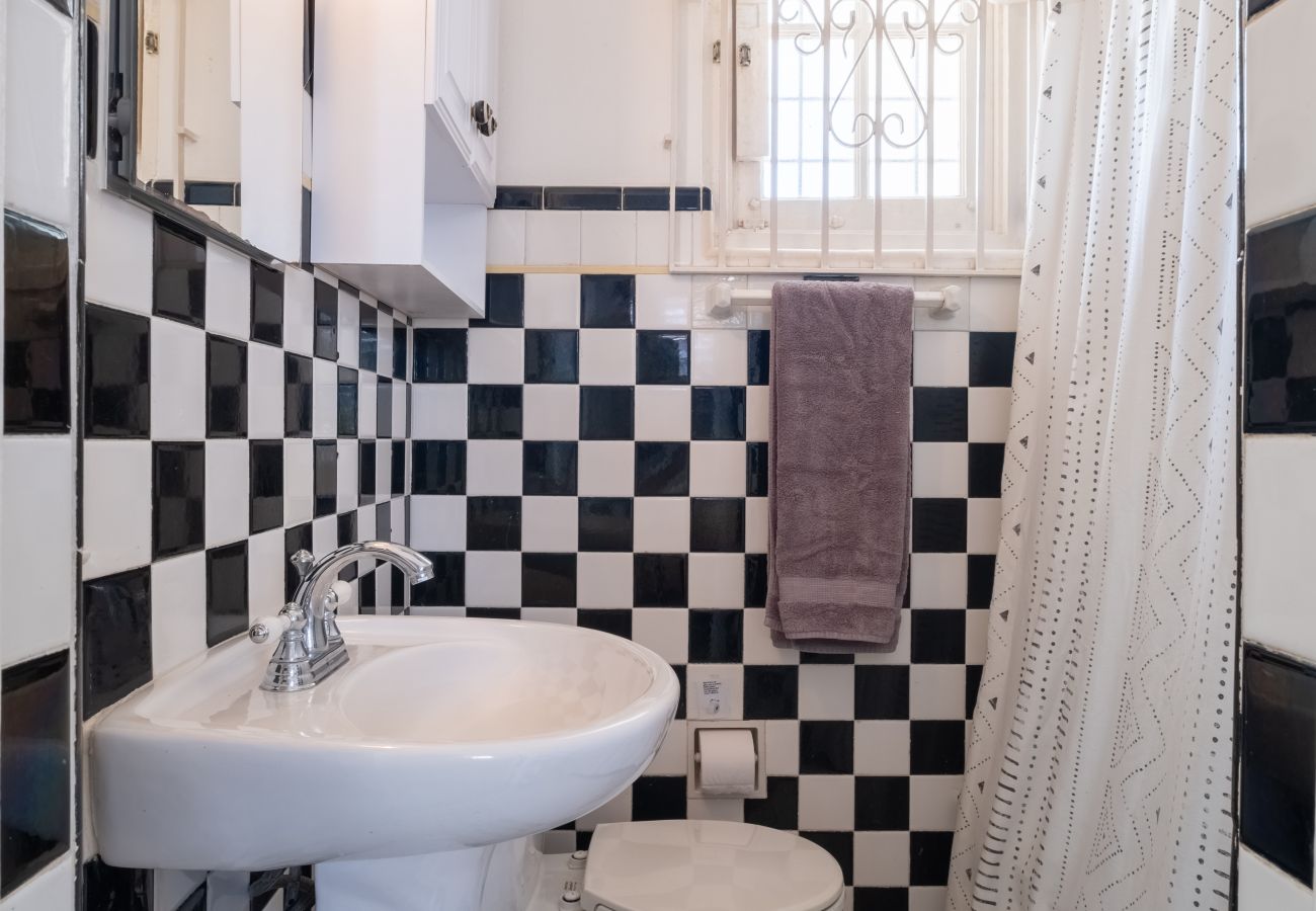 Casa en Santurce - Multi-unit beachside complex for up to 12 guests!