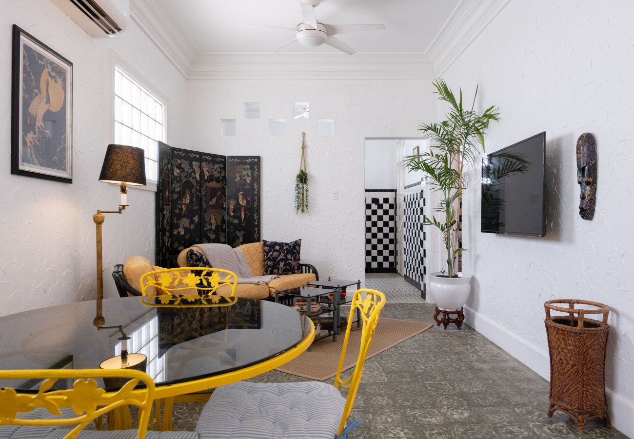 Casa en Santurce - Multi-unit beachside complex for up to 12 guests!