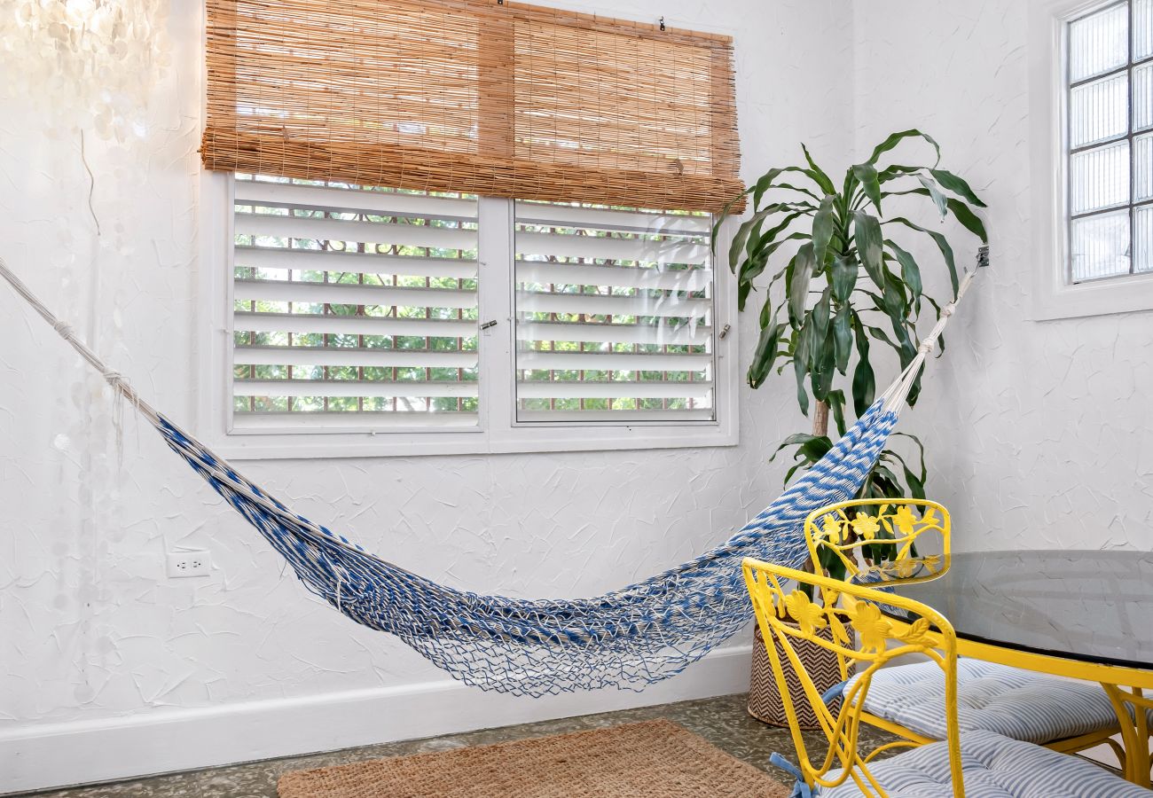 Casa en Santurce - Multi-unit beachside complex for up to 12 guests!
