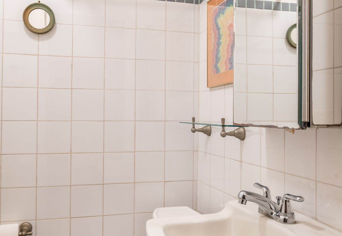 Casa en Santurce - Multi-unit beachside complex for up to 12 guests!