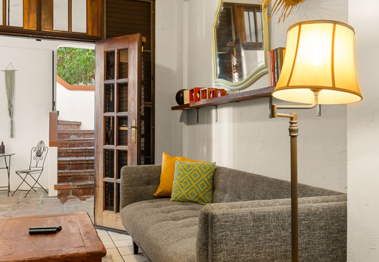 Casa en Santurce - Multi-unit beachside complex for up to 12 guests!