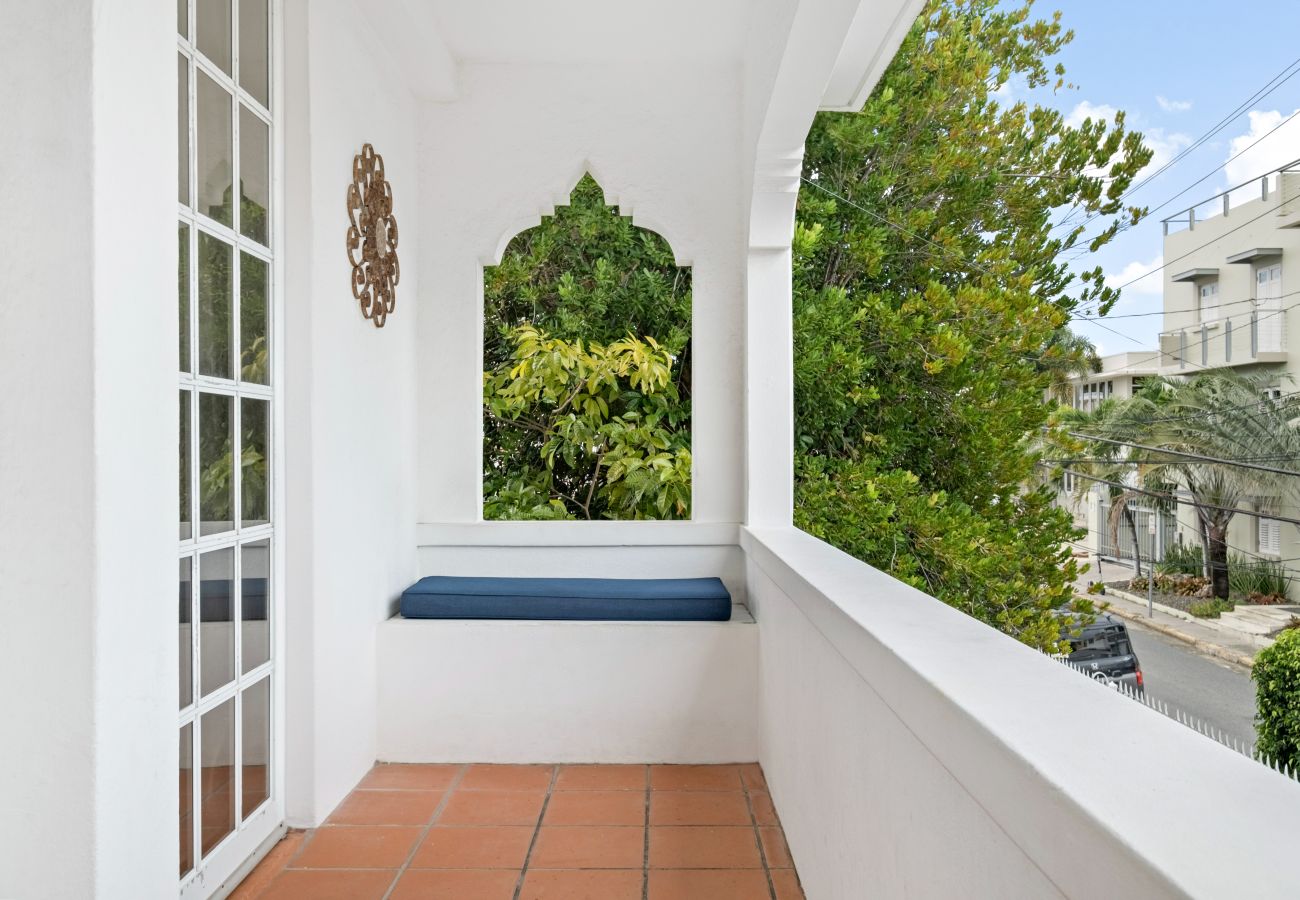 Casa en Santurce - Multi-unit beachside complex for up to 12 guests!