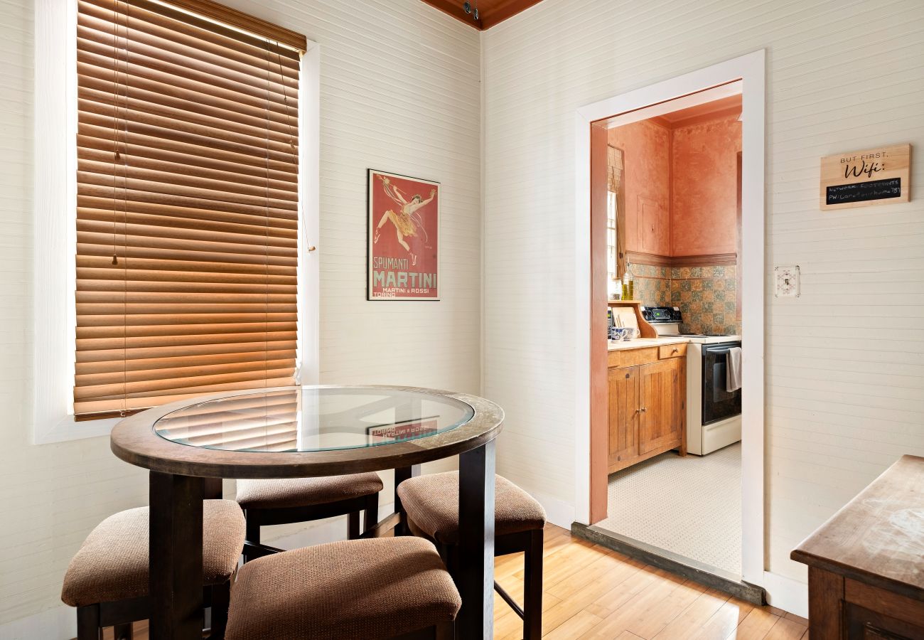 Casa en Santurce - Multi-unit beachside complex for up to 12 guests!