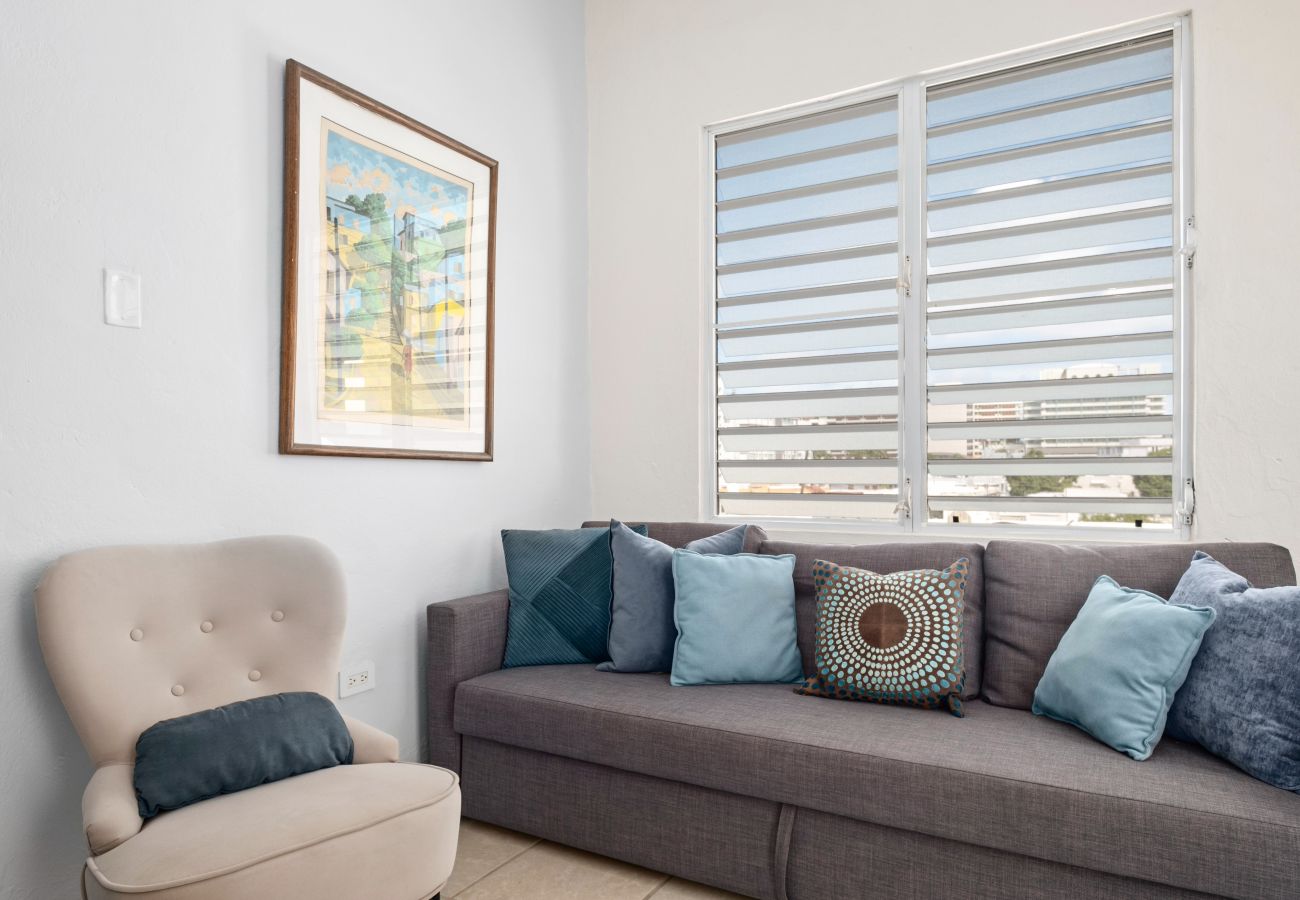 Apartamento en Santurce - Prime Location at Condado with Rooftop Oasis