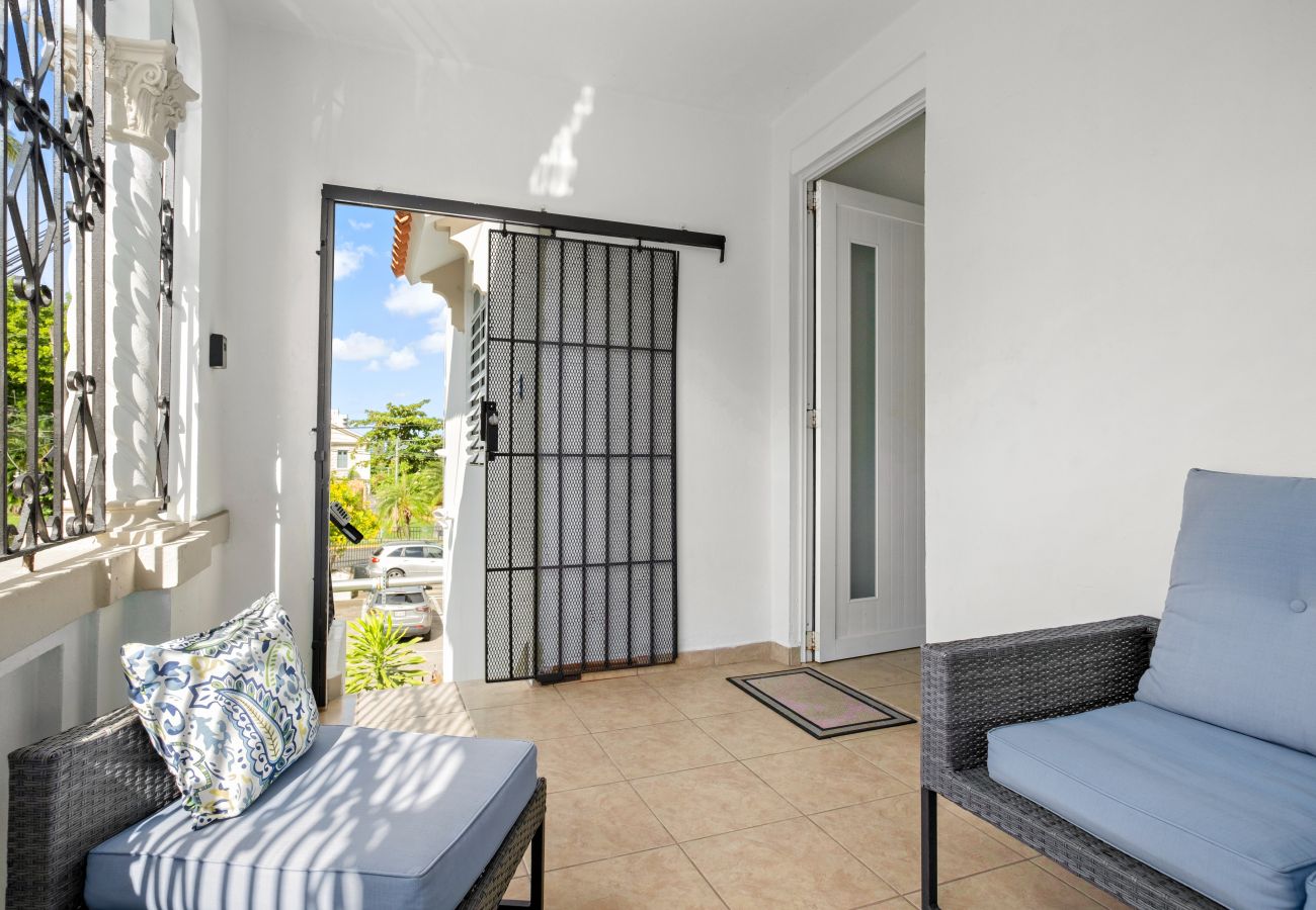 Apartamento en Santurce - Prime Location at Condado with Rooftop Oasis