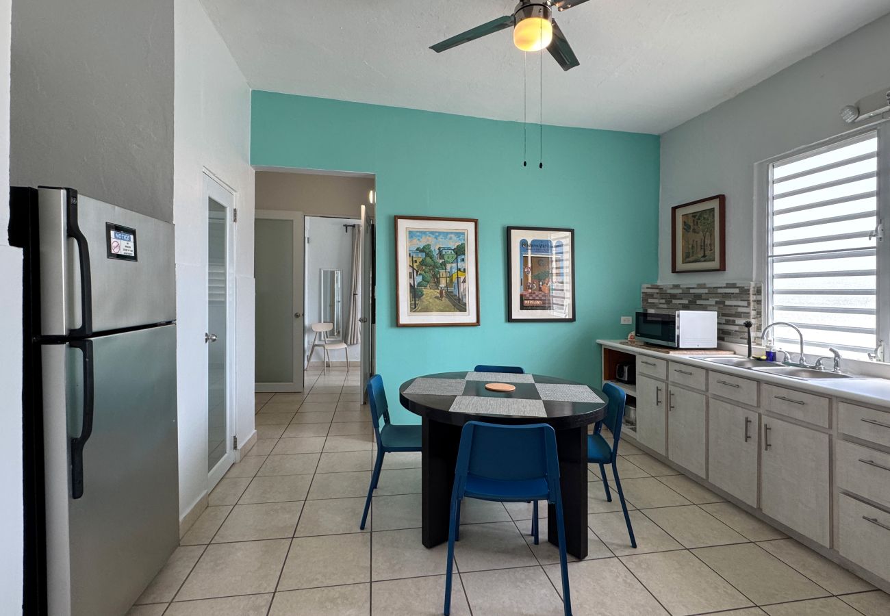 Apartamento en San Juan - Condado 4BR/2BA Rooftop, Patios & Walk to Hotspots