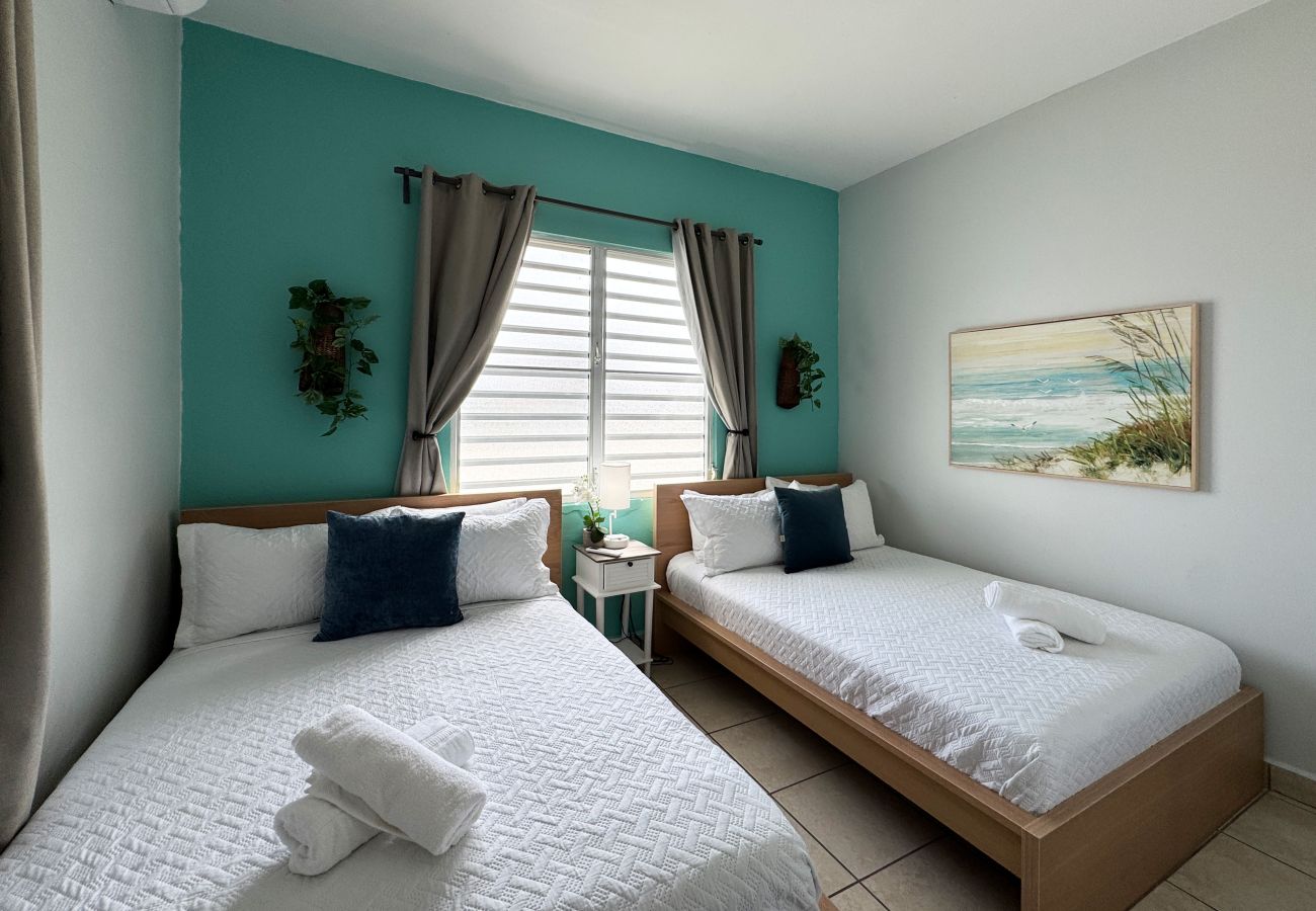 Apartamento en San Juan - Condado 4BR/2BA Rooftop, Patios & Walk to Hotspots
