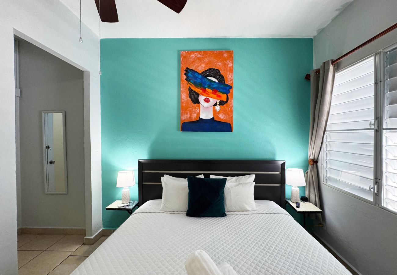 Apartamento en San Juan - Condado 4BR/2BA Rooftop, Patios & Walk to Hotspots