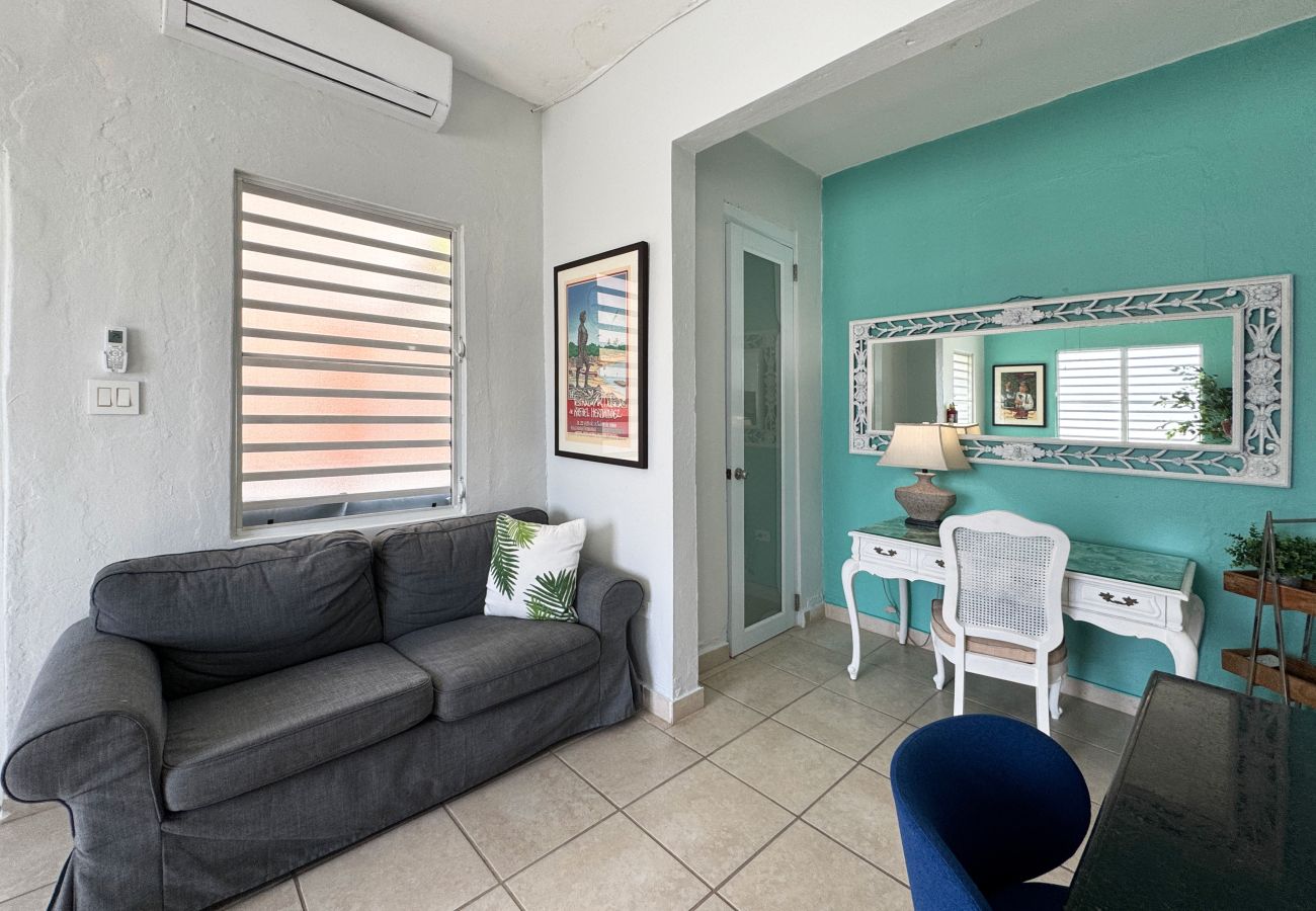 Apartamento en San Juan - Condado 4BR/2BA Rooftop, Patios & Walk to Hotspots