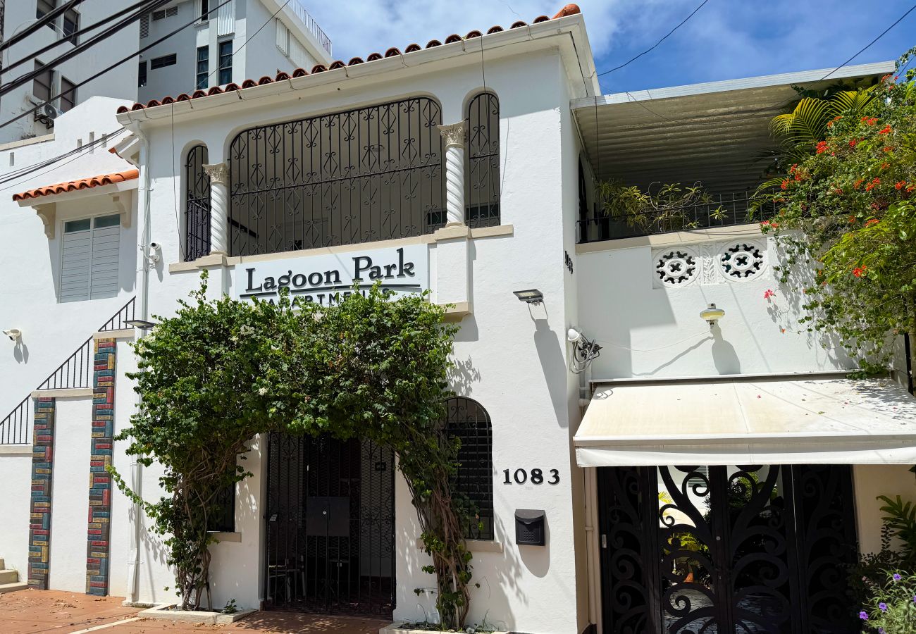 Apartamento en San Juan - Condado 4BR/2BA Rooftop, Patios & Walk to Hotspots