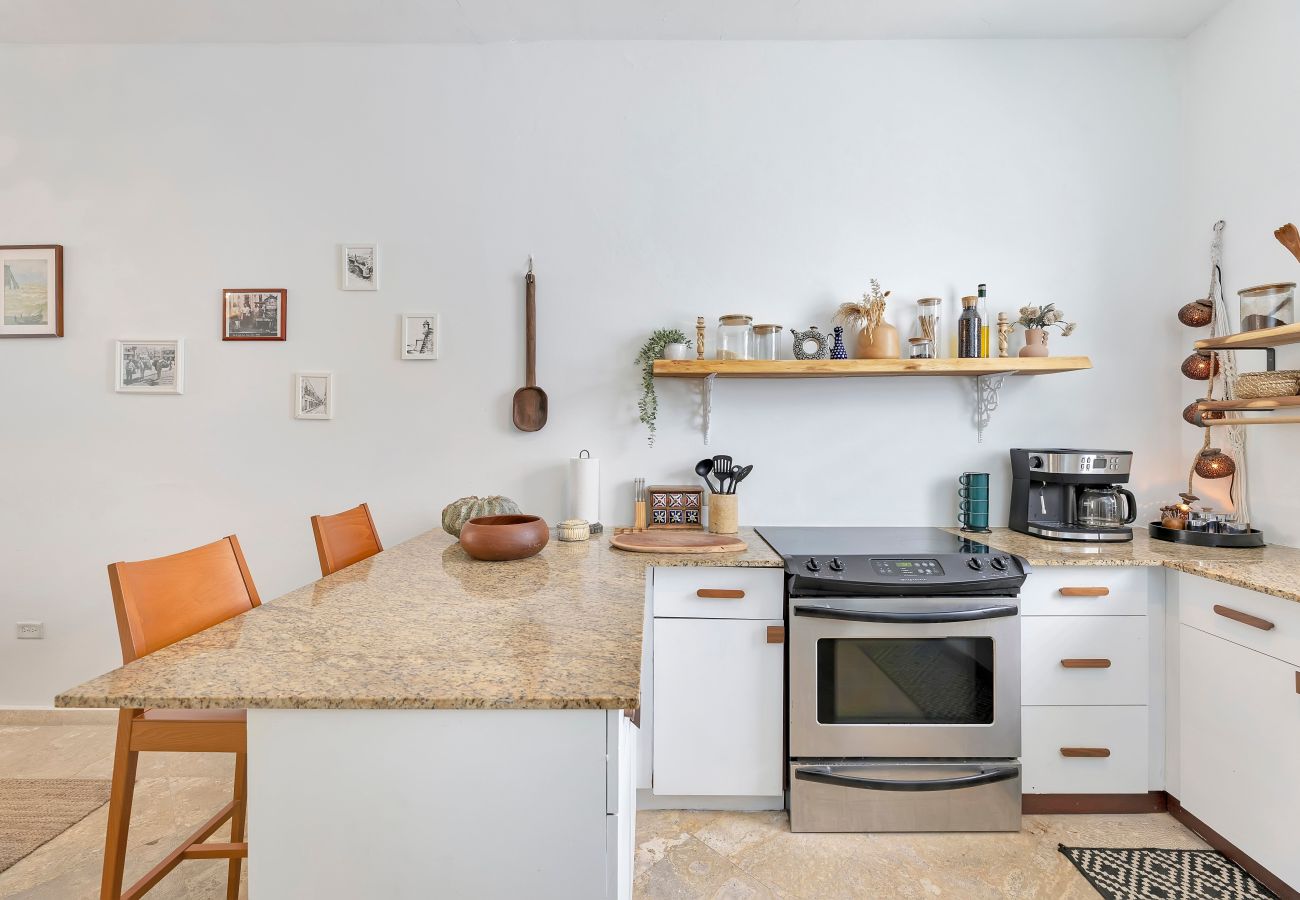 Apartamento en San Juan - Boho Oasis by the Beach