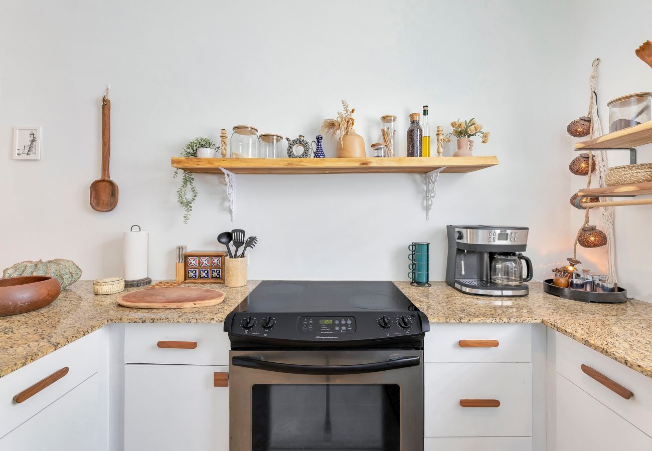 Apartamento en San Juan - Boho Oasis by the Beach