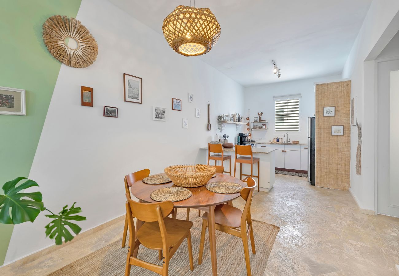 Apartamento en San Juan - Boho Oasis by the Beach