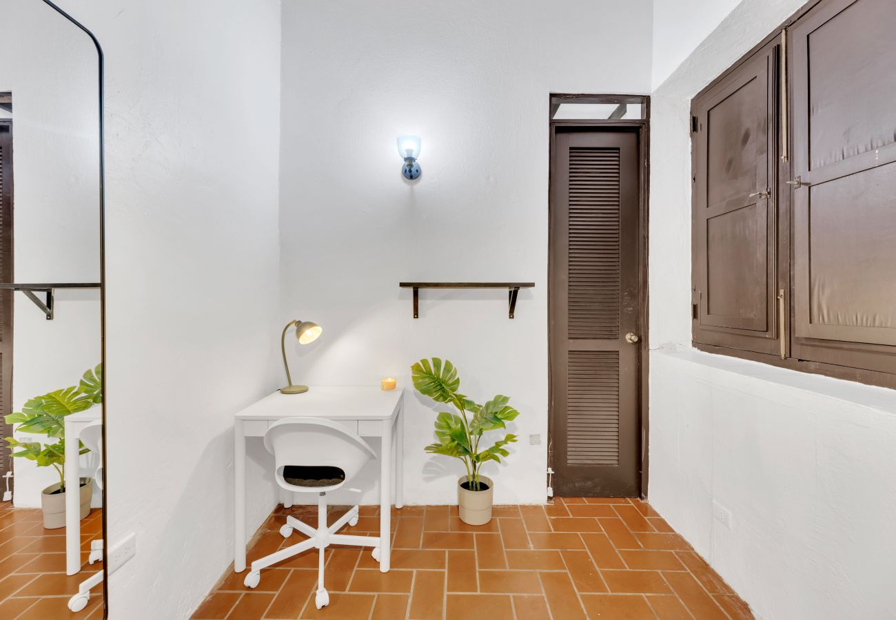 Apartamento en San Juan - Colonial Villa Just Remodeled 2 floors Indoor Patio & Tub  Next to San Sebastian St.