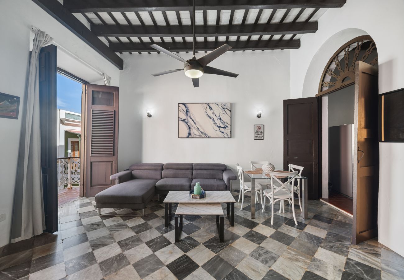 Apartamento en San Juan - Colonial Apt. w/ Balcony in OSJ/ Next to San Sebastian St.