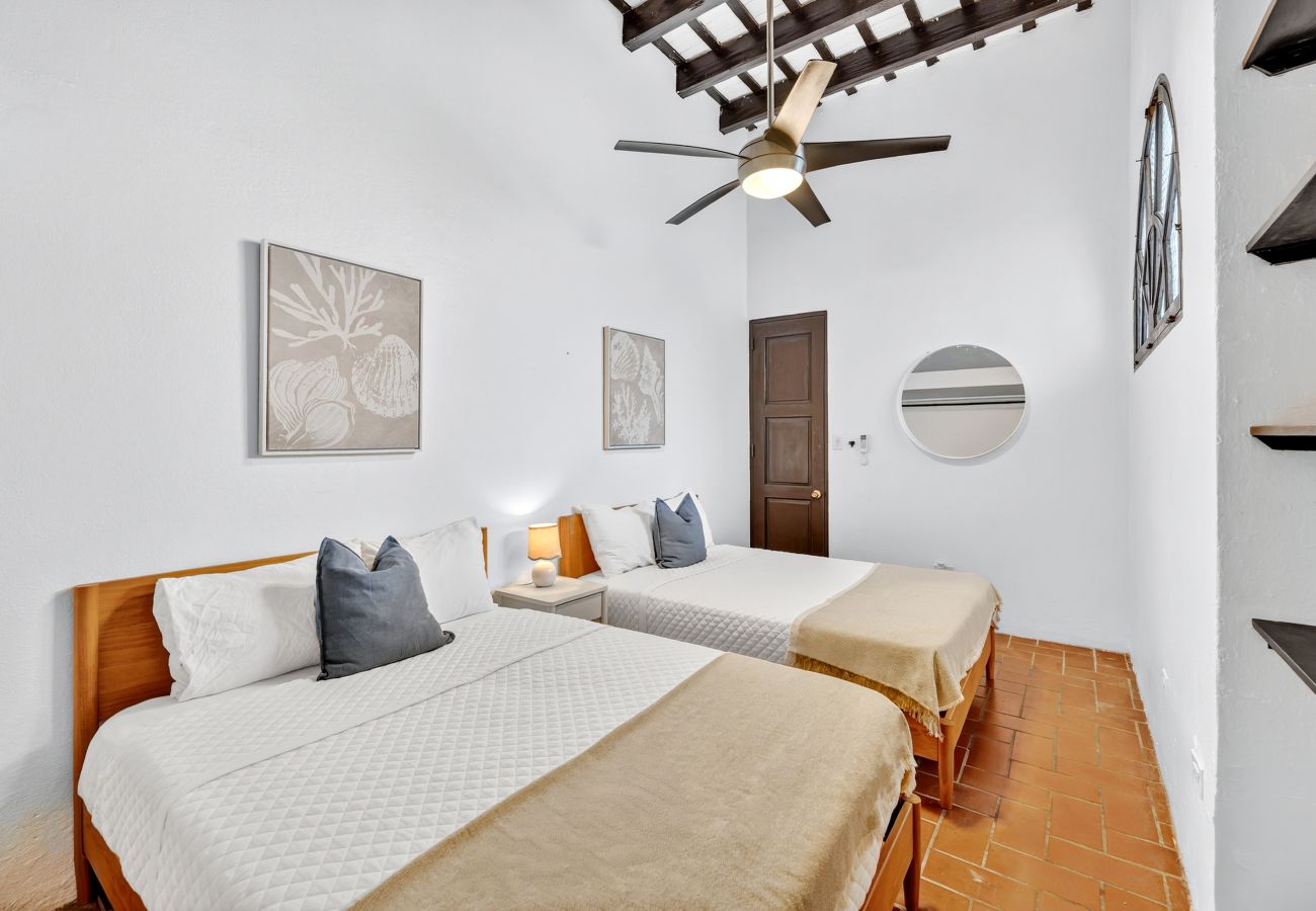 Apartamento en San Juan - Colonial Apt. w/ Balcony in OSJ/ Next to San Sebastian St.