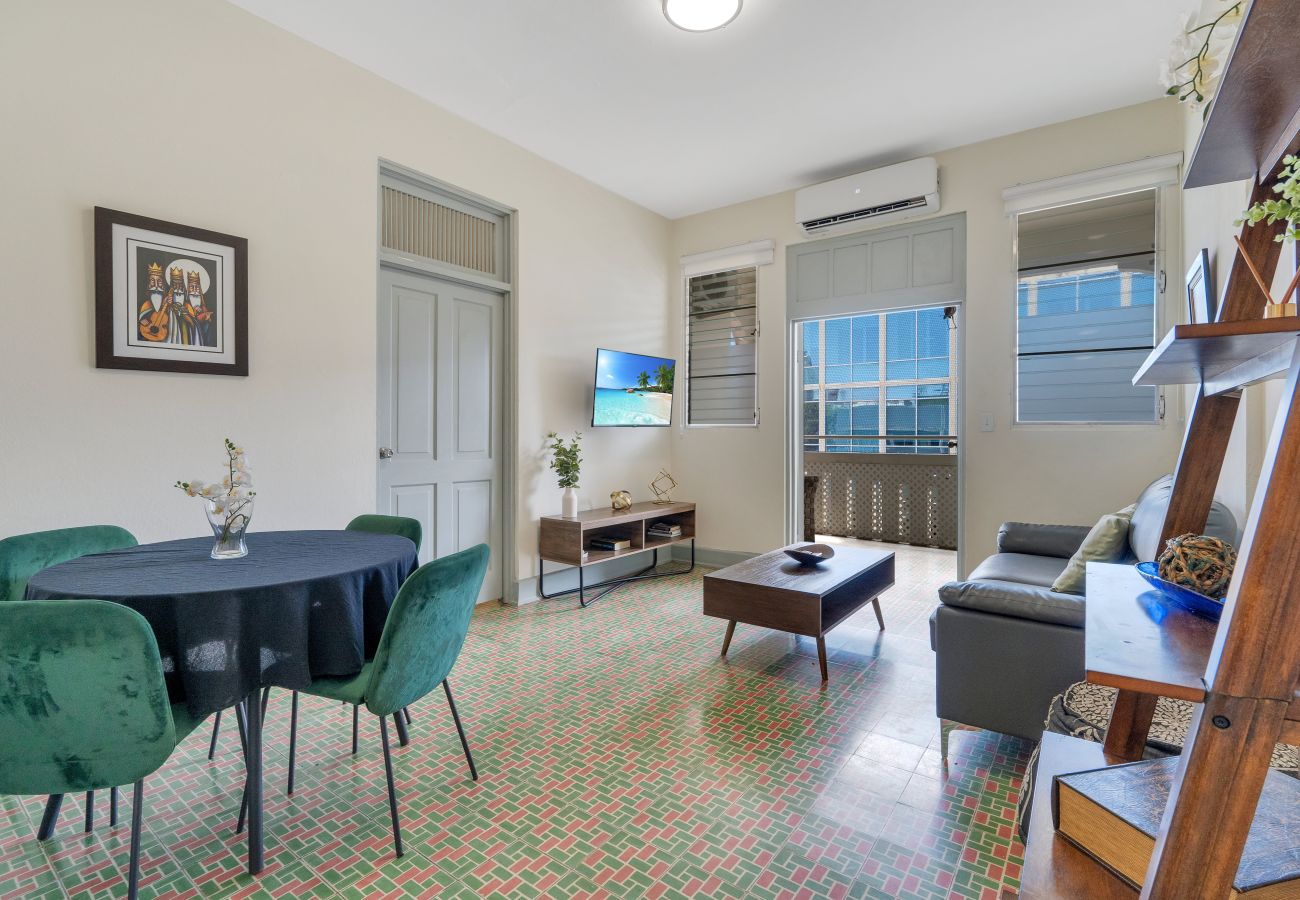 Apartamento en San Juan - Apartamento Renovado en Miramar para 6 Personas con Generador de Luz