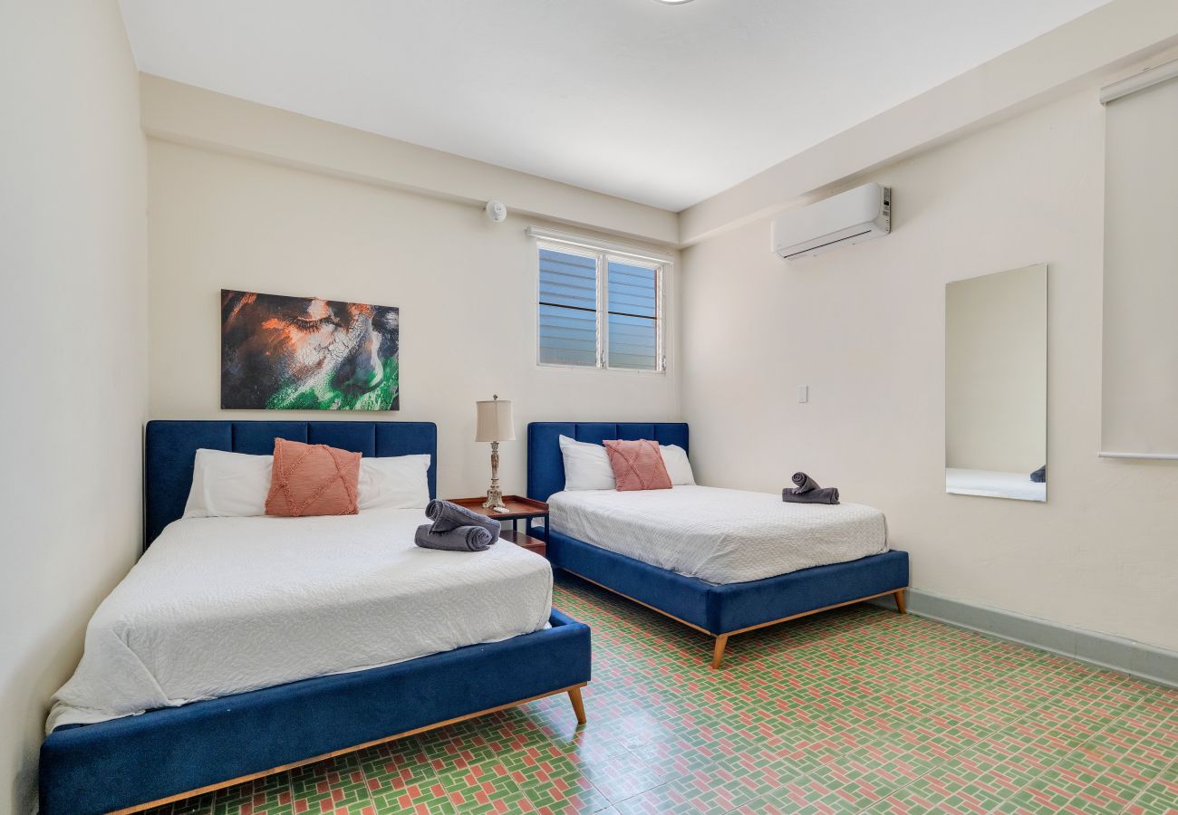 Apartamento en San Juan - Apartamento Renovado en Miramar para 6 Personas con Generador de Luz