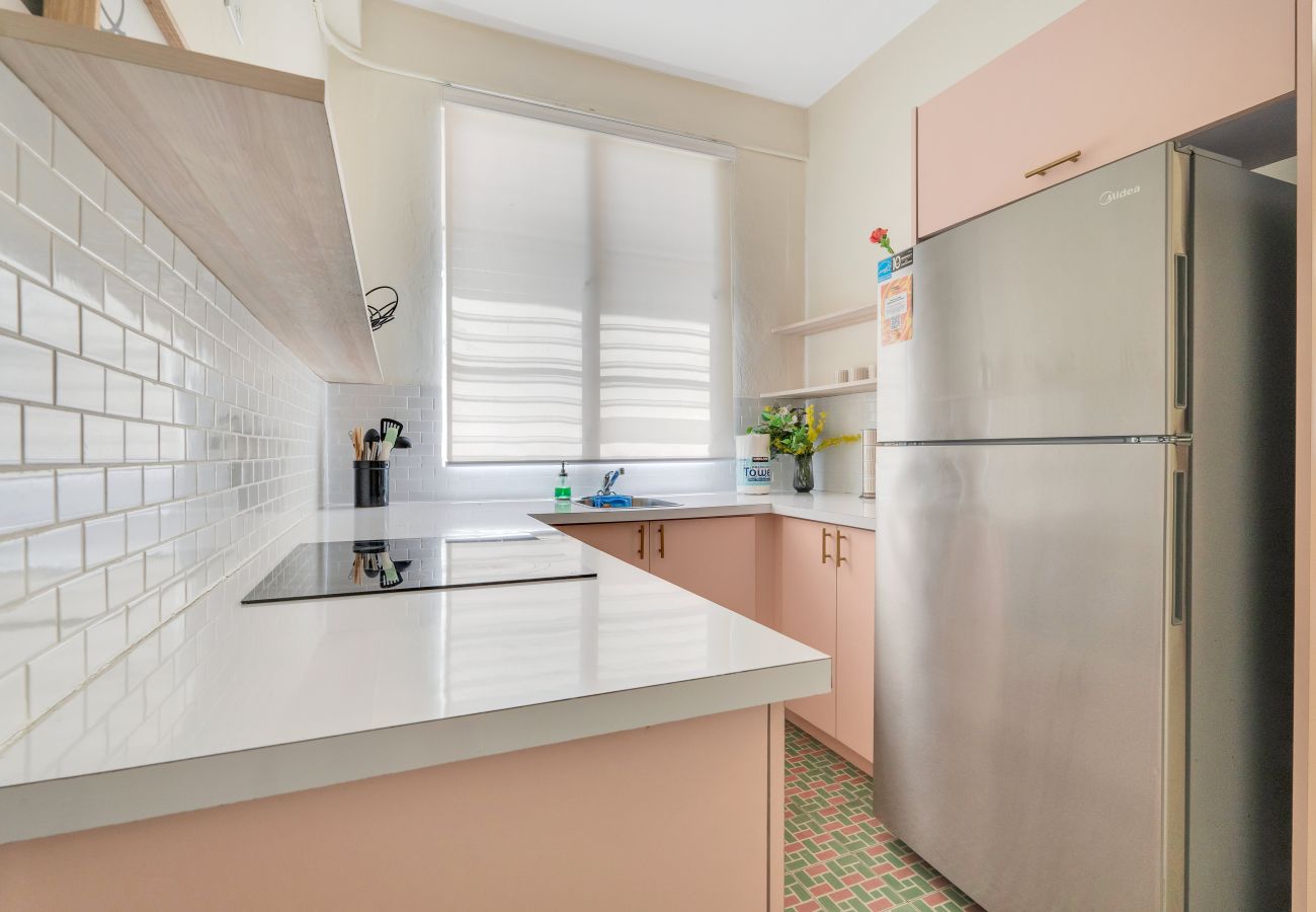 Apartamento en San Juan - Apartamento Renovado en Miramar para 6 Personas con Generador de Luz