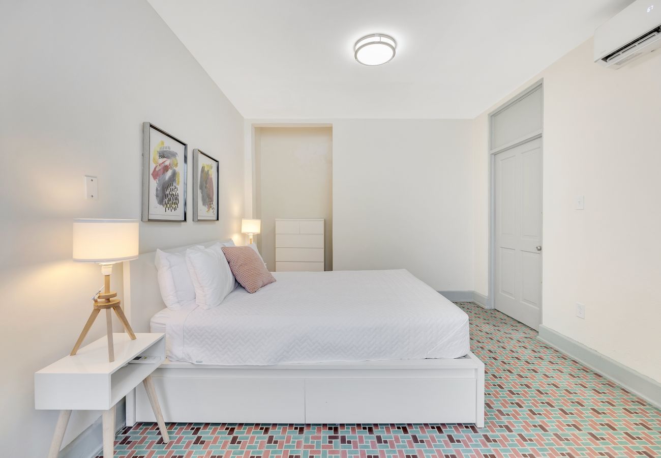 Apartamento en San Juan - Encantador apartamento de 2 habitaciones con balcón y planta eléctrica en San Juan