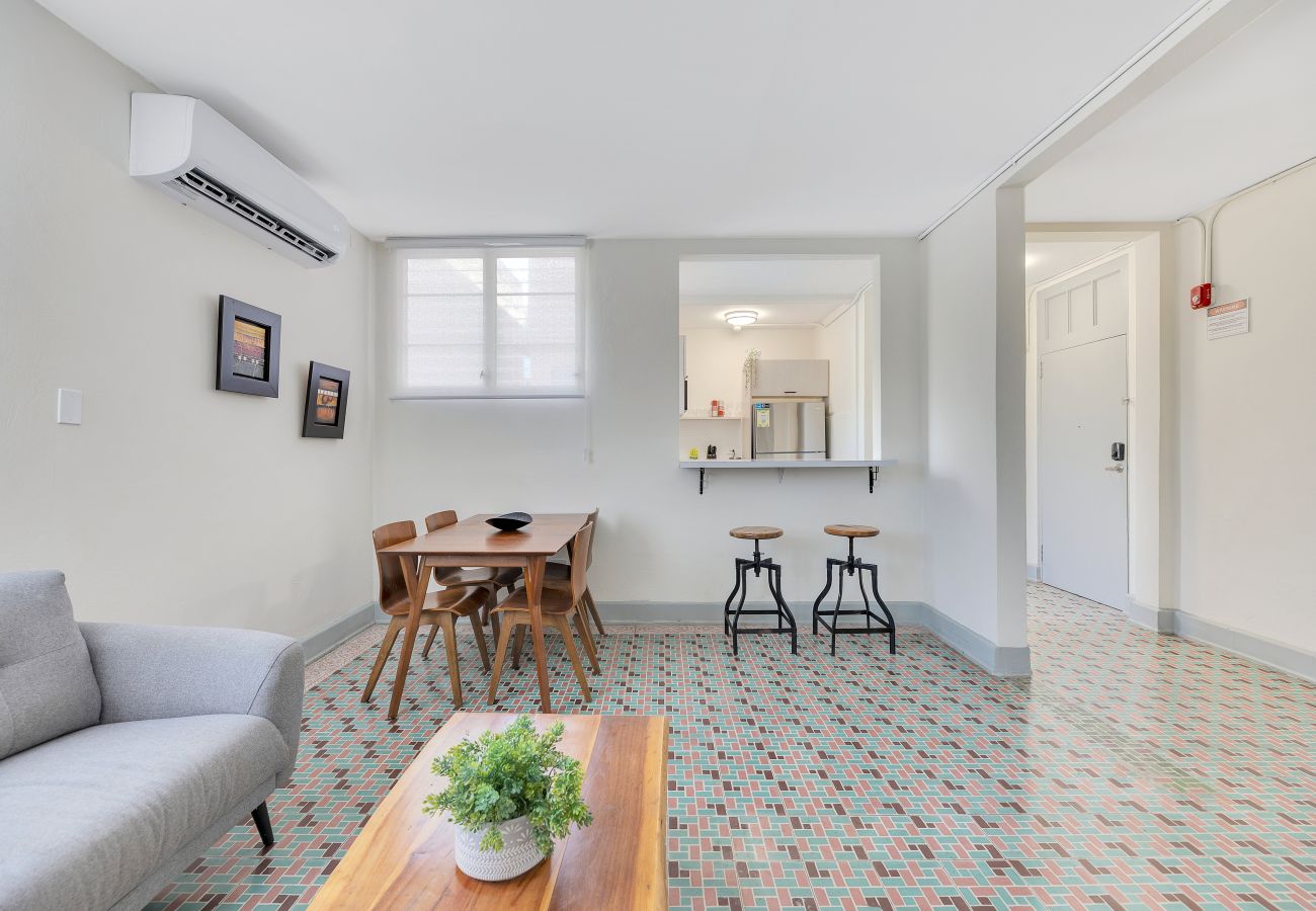 Apartamento en San Juan - Encantador apartamento de 2 habitaciones con balcón y planta eléctrica en San Juan