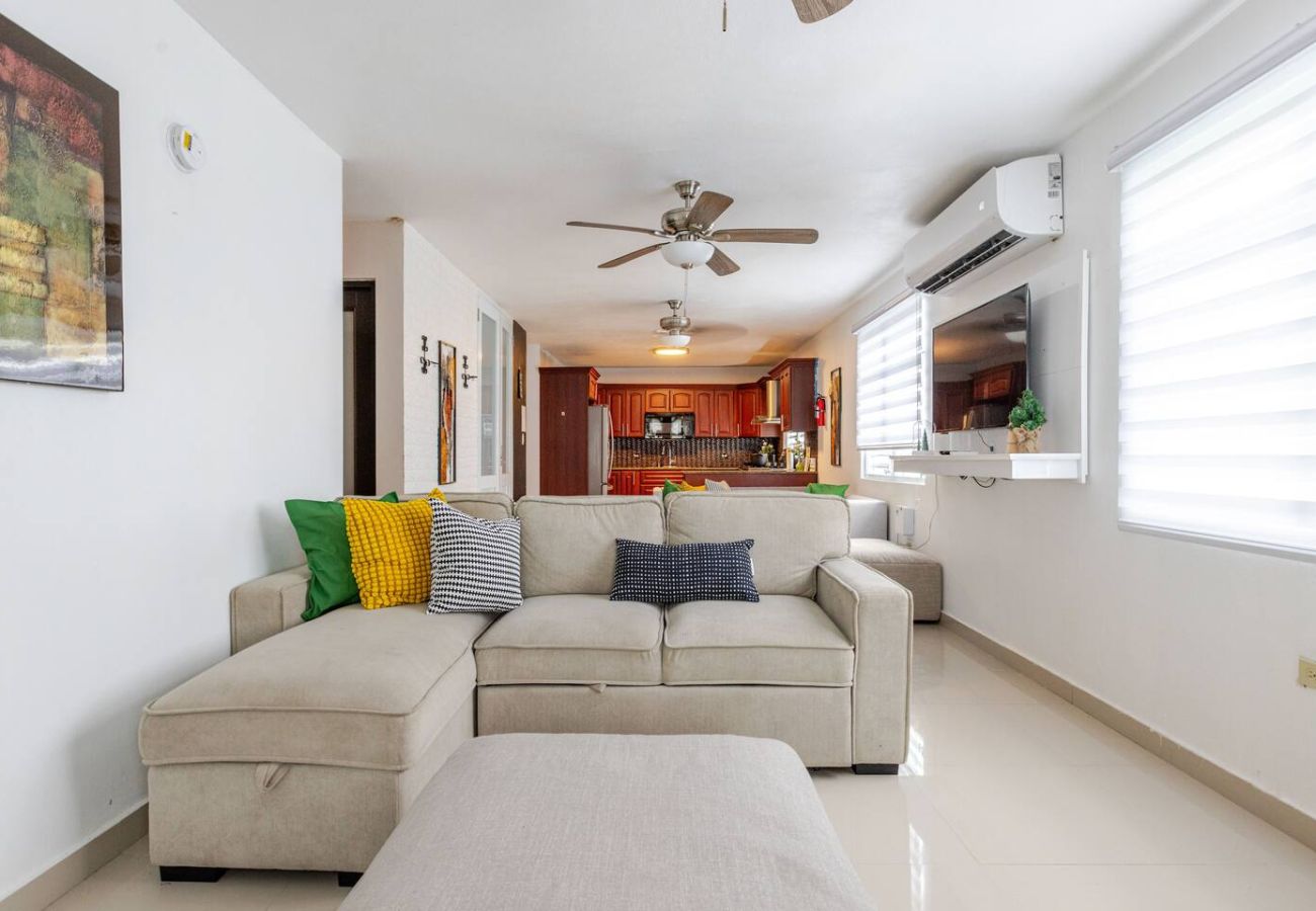 Casa en Vega Baja - Hacienda M&B · Perfecta para Grupos, con Piscina y Patio Espacioso