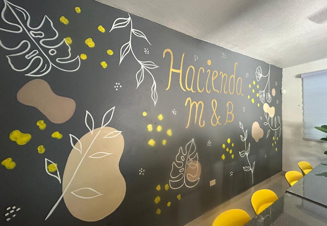 Casa en Vega Baja - Hacienda M&B · Perfecta para Grupos, con Piscina y Patio Espacioso