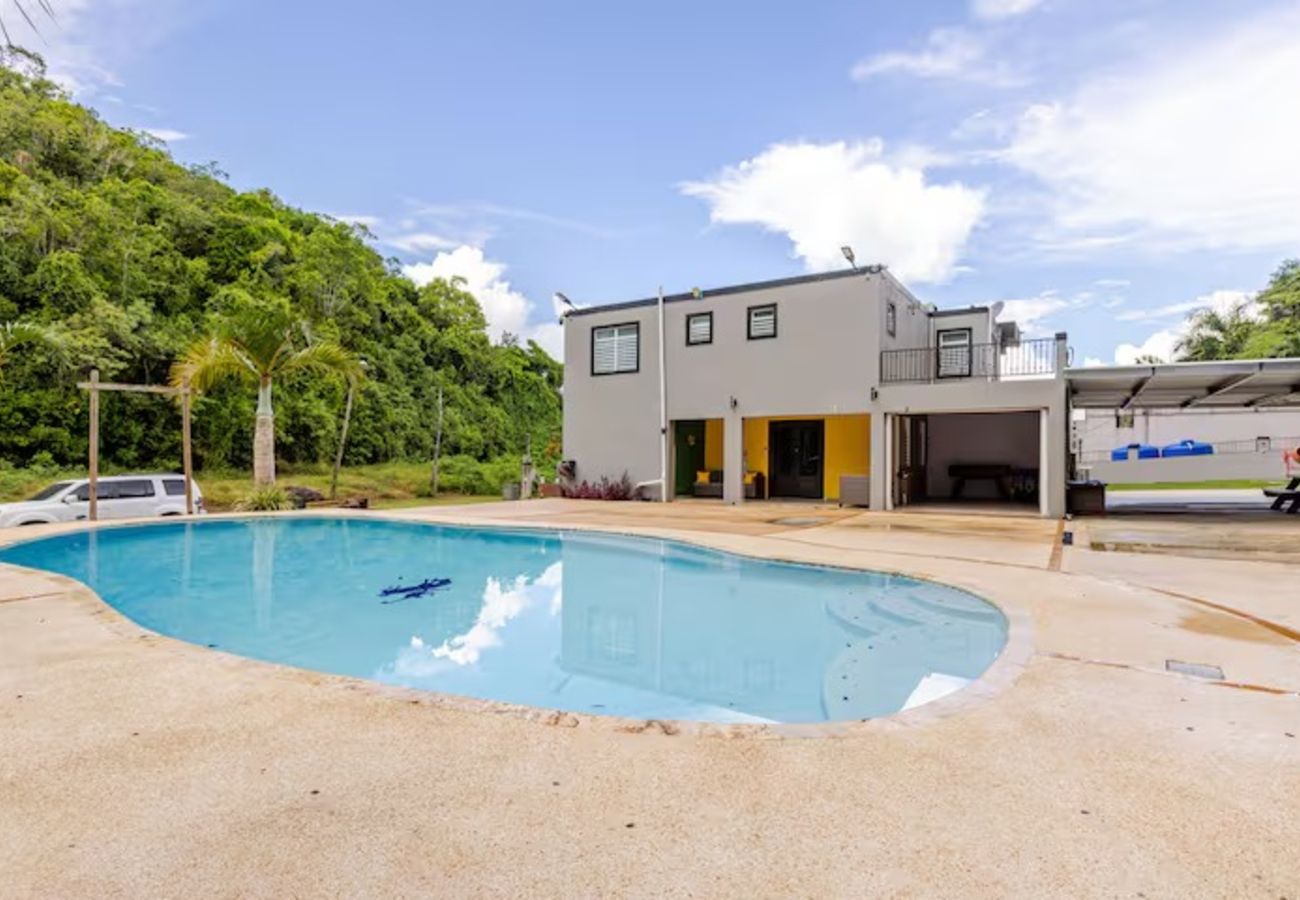 Casa en Vega Baja - Hacienda M&B · Perfecta para Grupos, con Piscina y Patio Espacioso