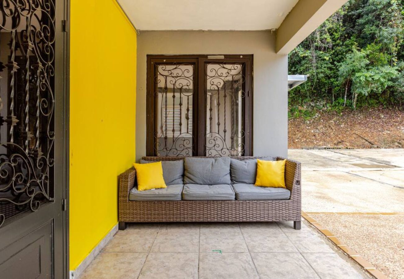 Casa en Vega Baja - Hacienda M&B · Perfecta para Grupos, con Piscina y Patio Espacioso